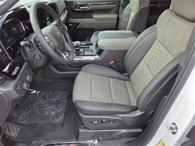 2026 Chevrolet Silverado 1500 ZR2 photo 2