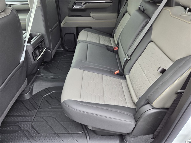 2026 Chevrolet Silverado 1500 ZR2 photo 3