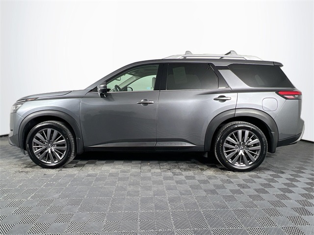 2022 Nissan Pathfinder SL photo 2