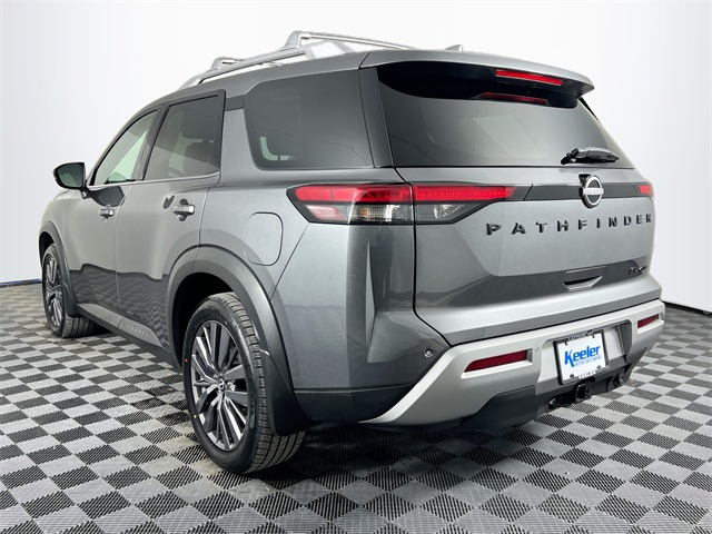 2022 Nissan Pathfinder SL photo 3