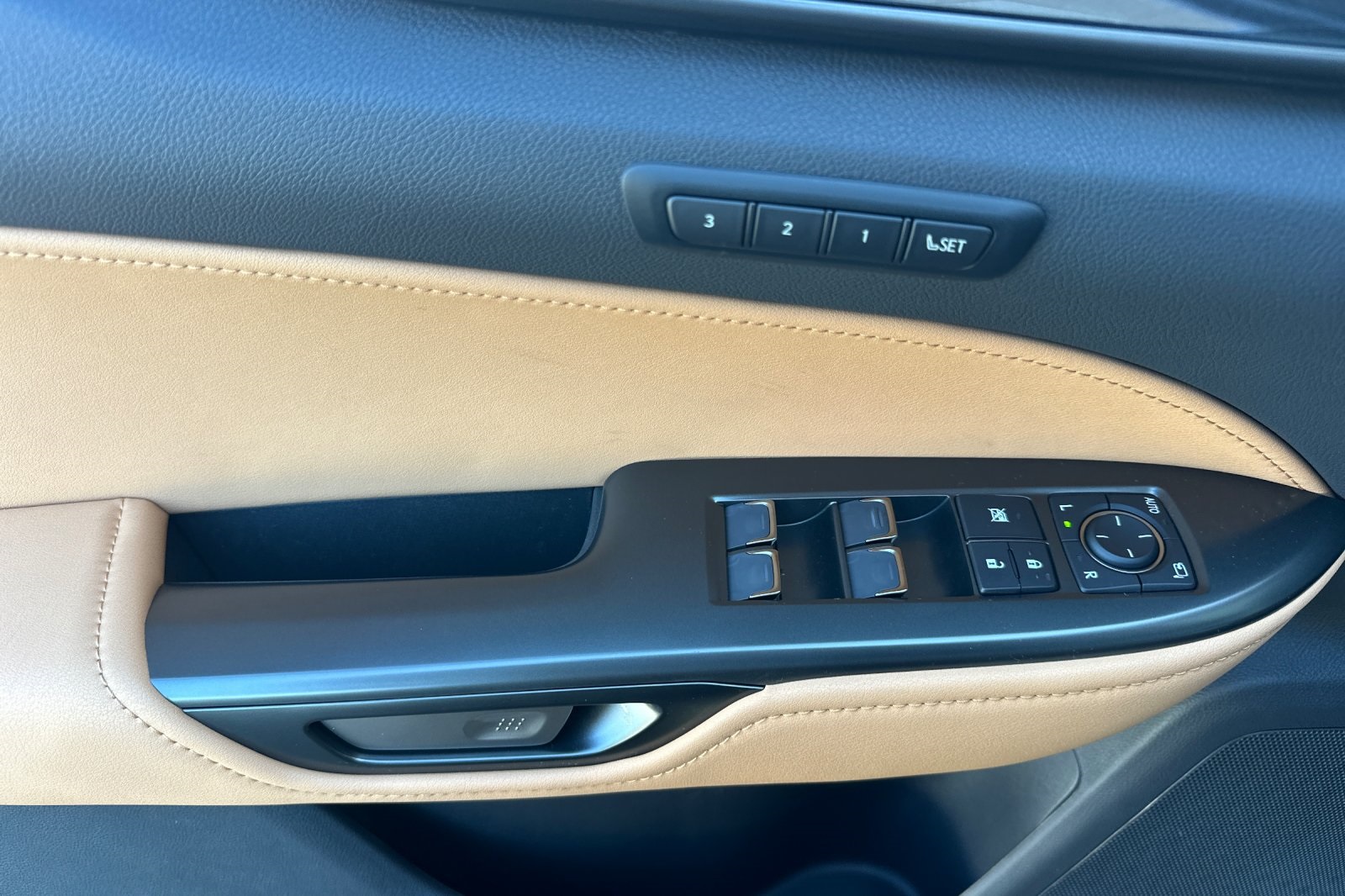 2026 Lexus NX 350 Premium AWD photo 2