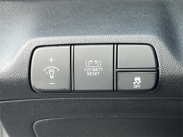 new 2025 Hyundai Elantra Hybrid car, priced at $22,485