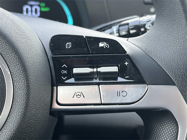 new 2025 Hyundai Elantra Hybrid car, priced at $22,485