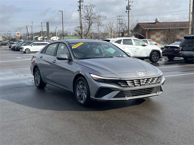 new 2025 Hyundai Elantra Hybrid car, priced at $22,485