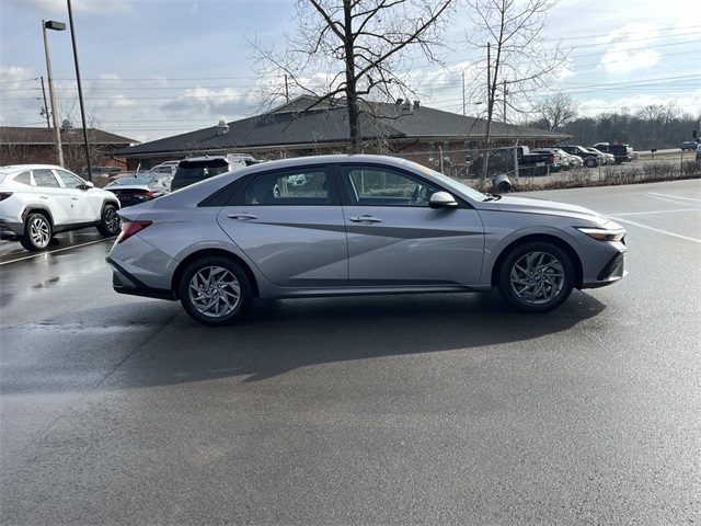 new 2025 Hyundai Elantra Hybrid car, priced at $22,485