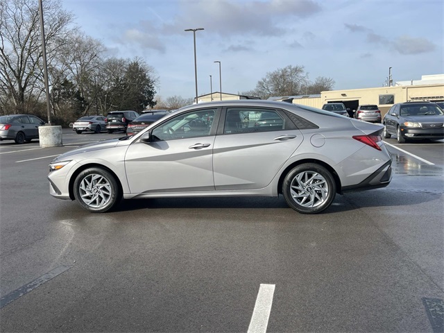new 2025 Hyundai Elantra Hybrid car, priced at $22,485