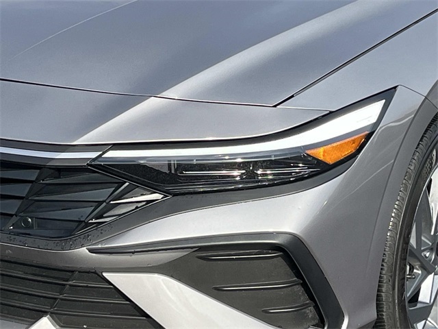 new 2025 Hyundai Elantra Hybrid car, priced at $22,485