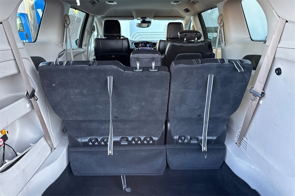 used 2022 Chrysler Pacifica car, priced at $21,918