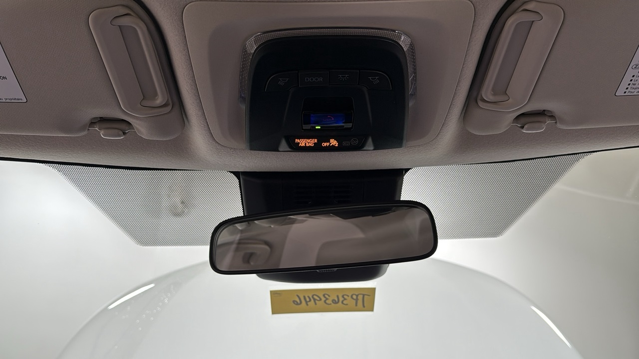 2026 Toyota Corolla LE photo 11