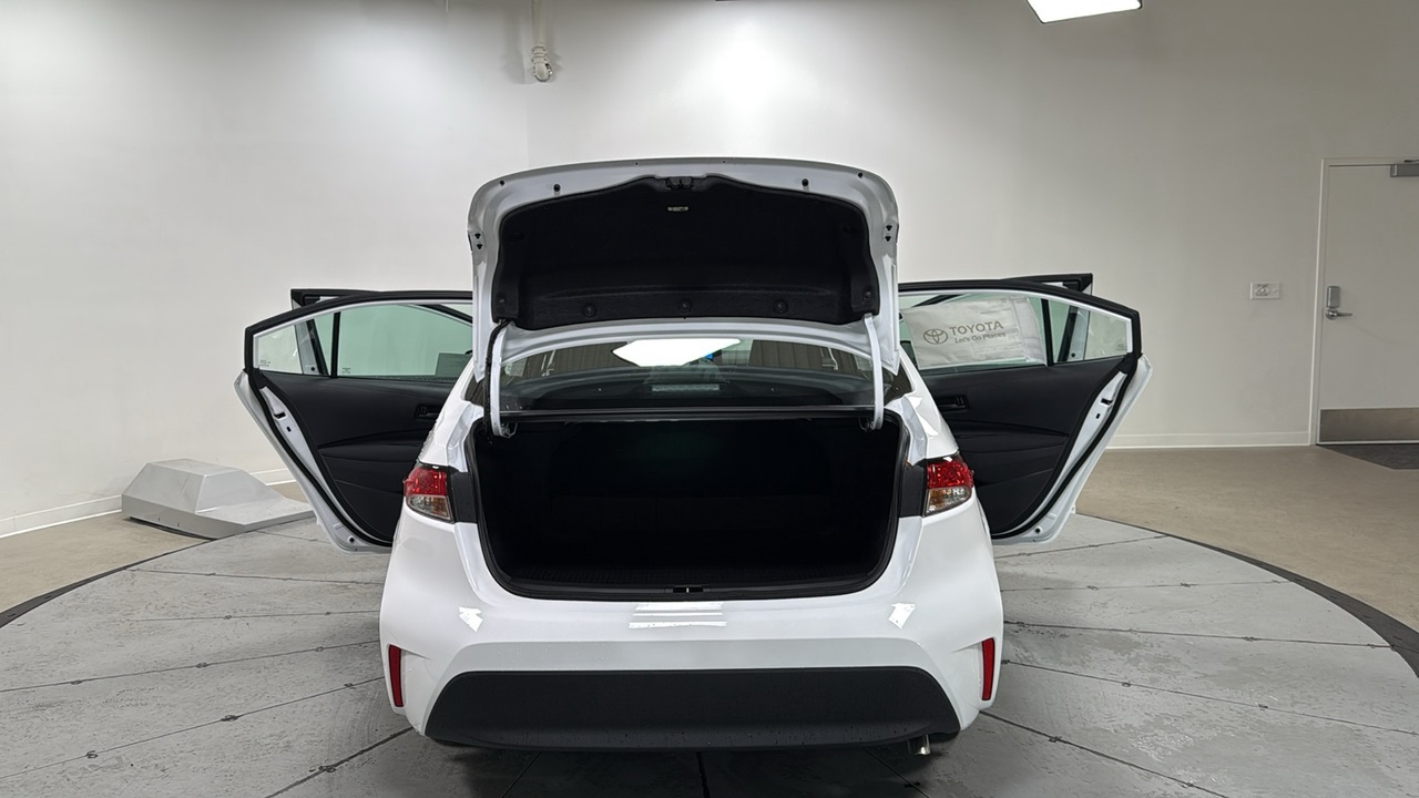 2026 Toyota Corolla LE photo 16