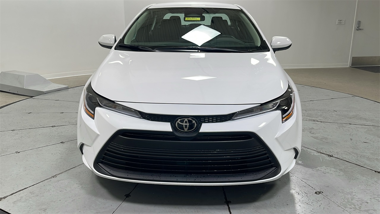 2026 Toyota Corolla LE photo 2
