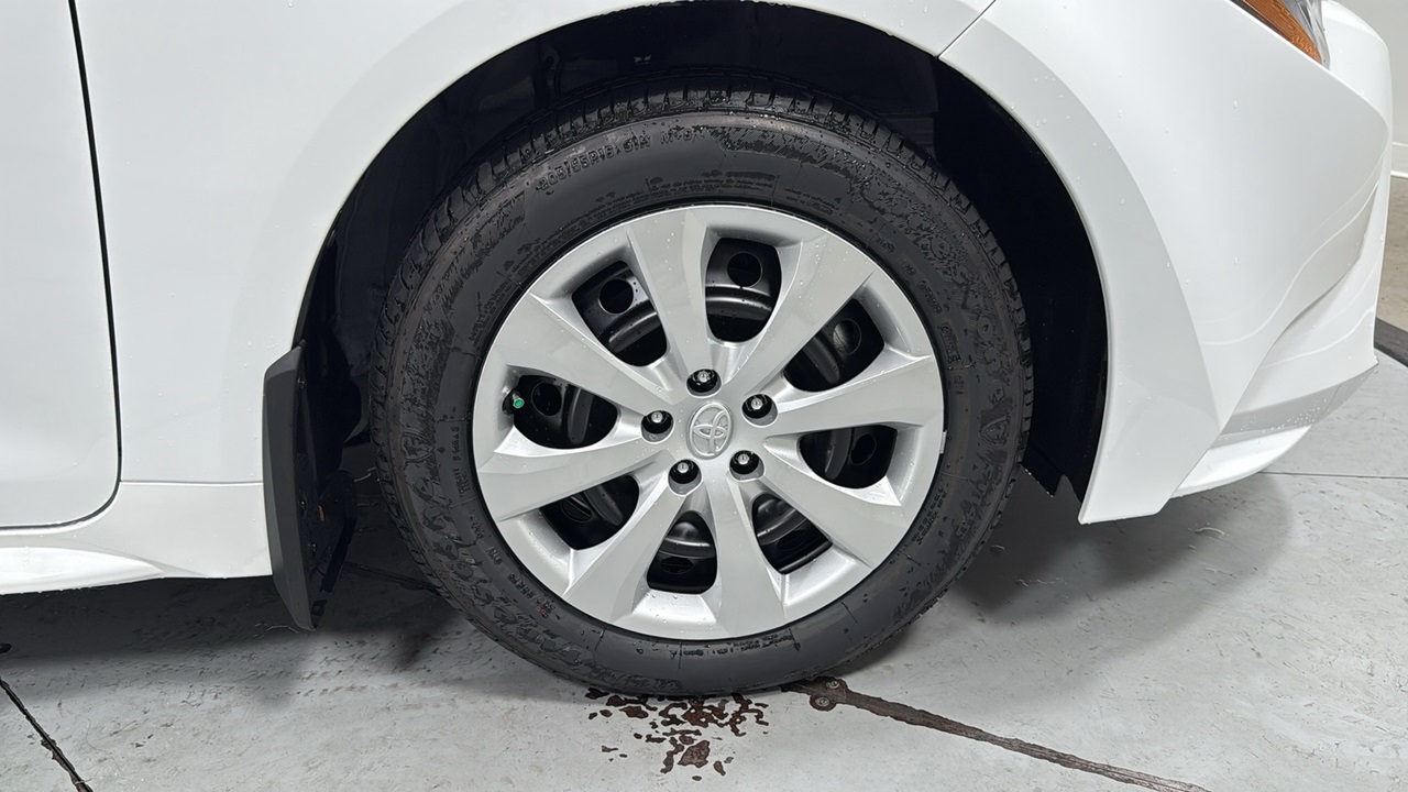 2026 Toyota Corolla LE photo 21