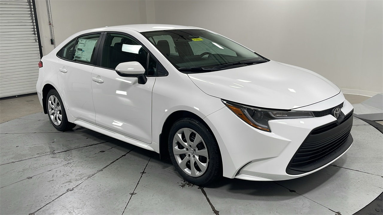 2026 Toyota Corolla LE photo 3