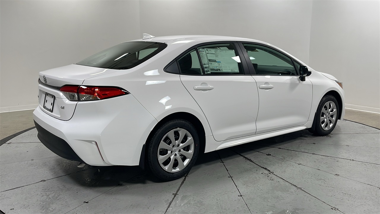2026 Toyota Corolla LE photo 5