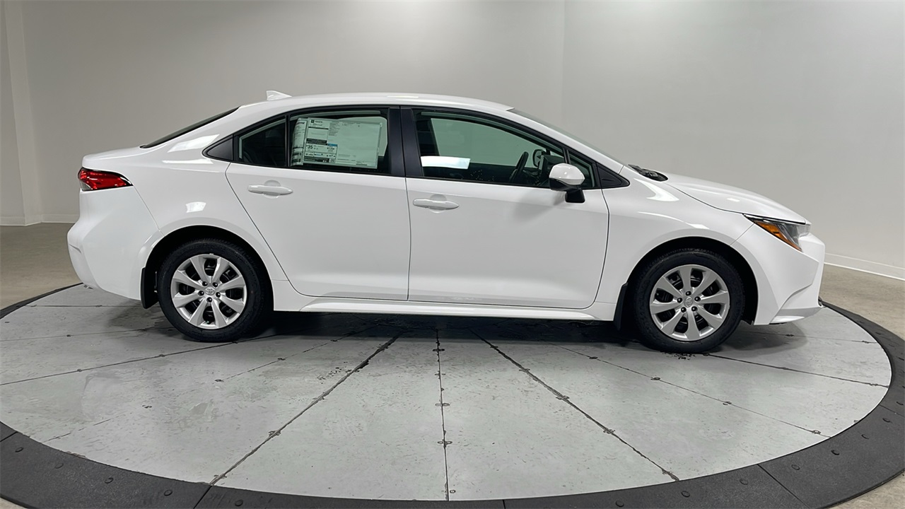 2026 Toyota Corolla LE photo 6