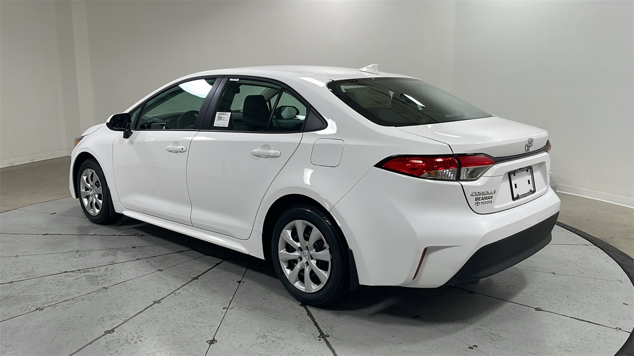2026 Toyota Corolla LE photo 7
