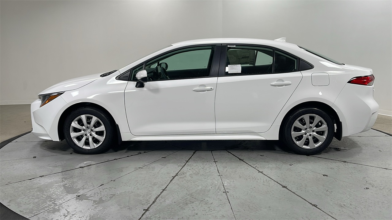 2026 Toyota Corolla LE photo 8