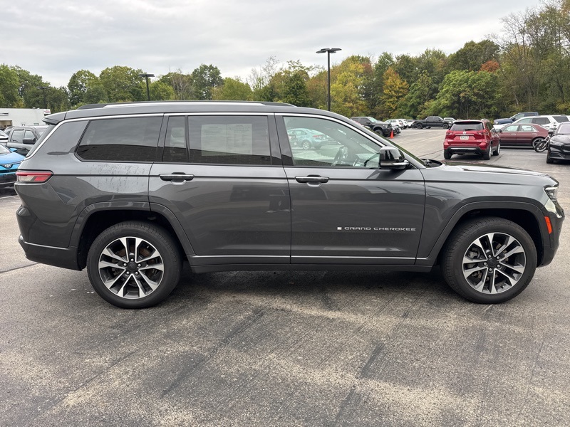 2021 Jeep Grand Cherokee Overland Sport photo 2