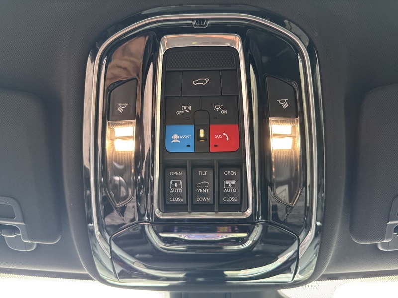 2021 Jeep Grand Cherokee Overland Sport photo 28