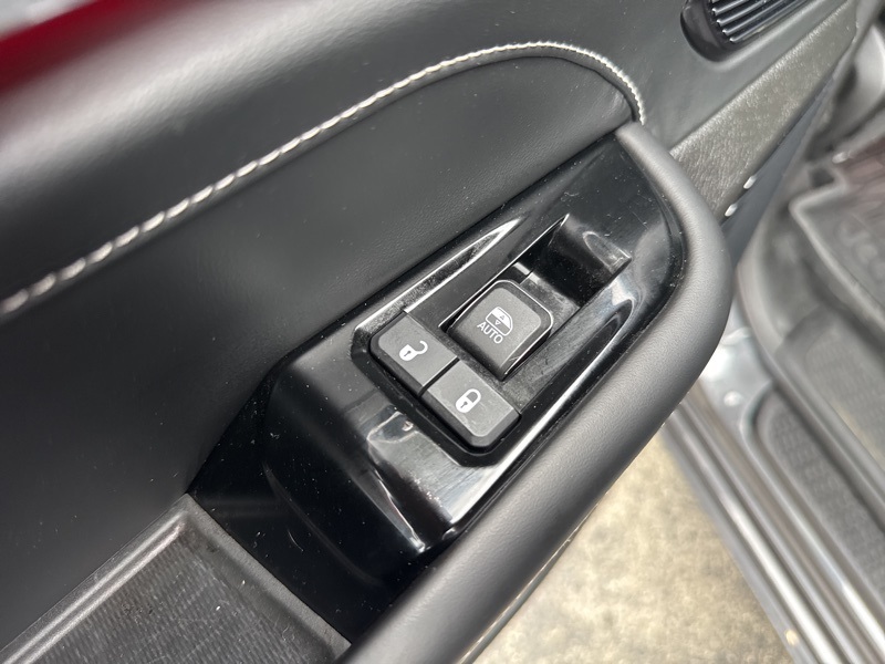 2021 Jeep Grand Cherokee Overland Sport photo 36