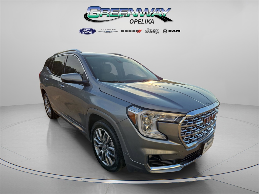 2024 GMC Terrain Denali's photo