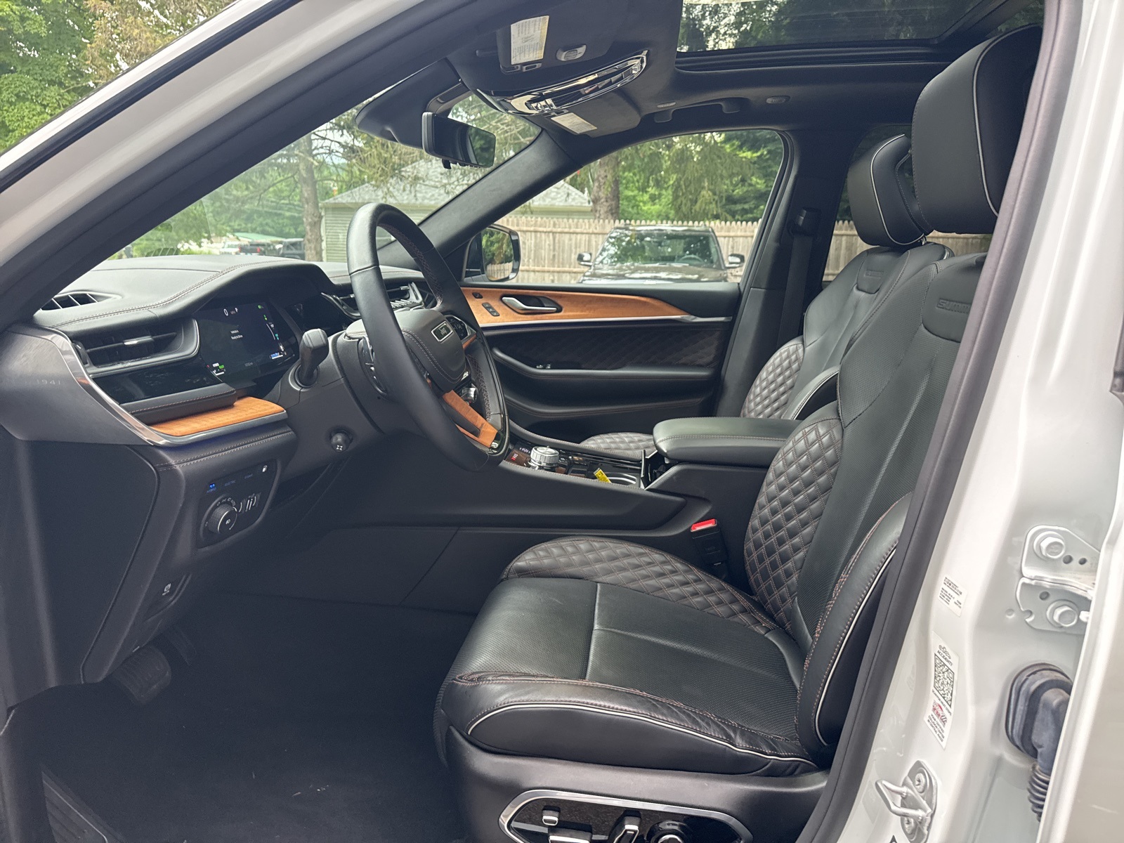 2022 Bright White Clearcoat Jeep Grand Cherokee 4xe Summit Reserve 4xe 4X4 SUV