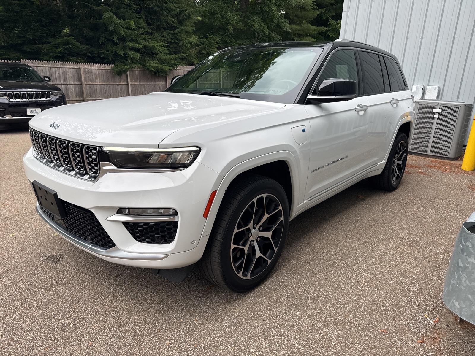 2022 Bright White Clearcoat Jeep Grand Cherokee 4xe Summit Reserve 4xe 4X4 SUV