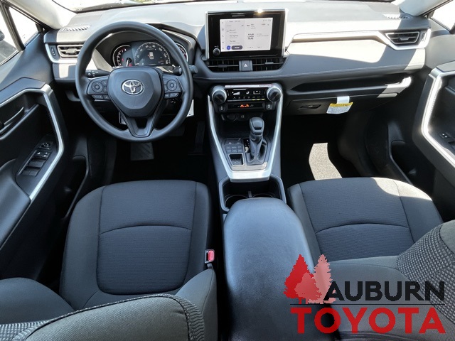2025 Toyota RAV4 LE photo 4