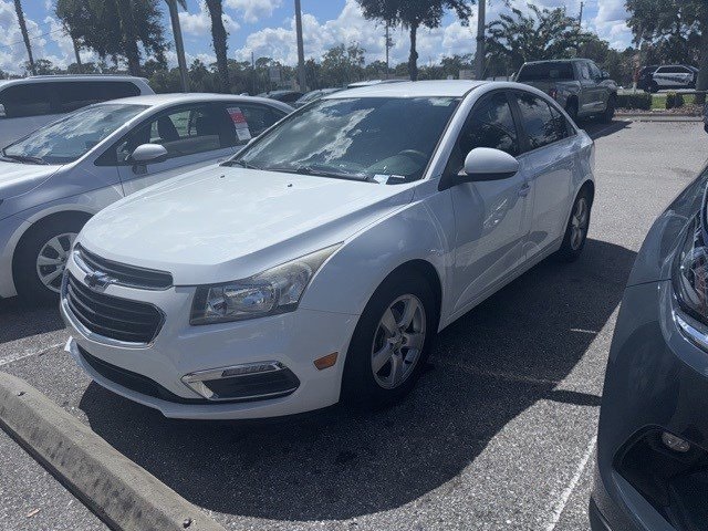 2016 Chevrolet Cruze photo 2