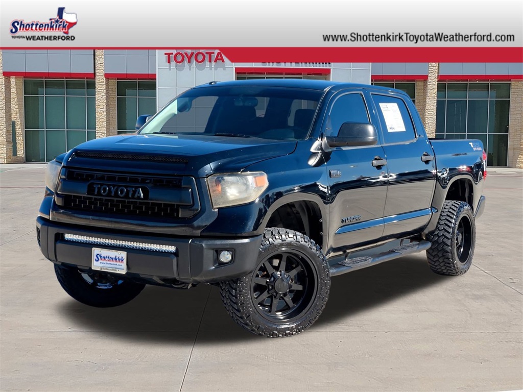 2017 Toyota Tundra SR5's photo