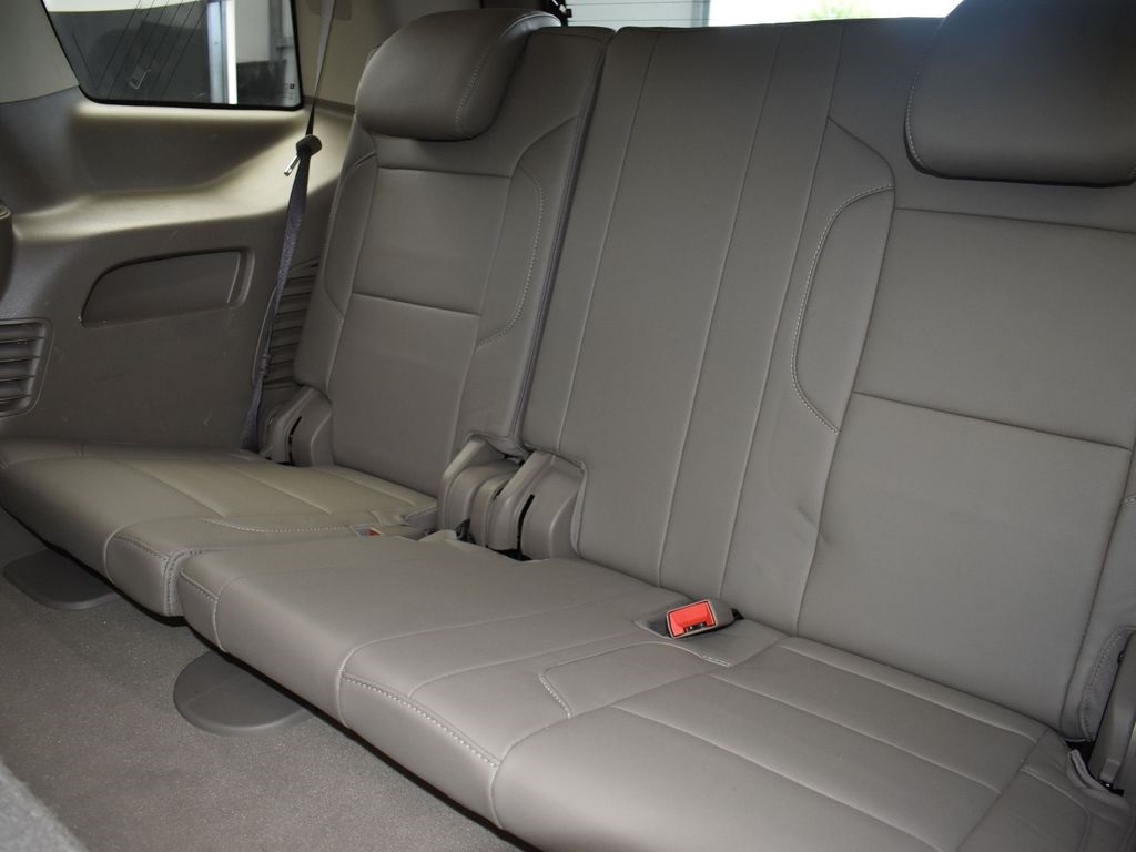 2019 Chevrolet Tahoe LT photo 16