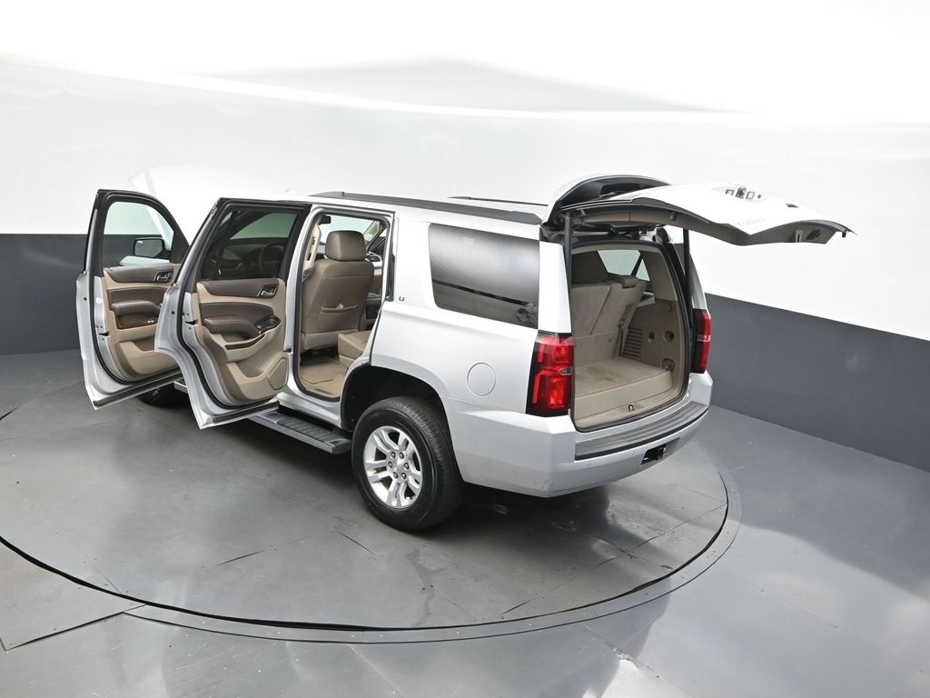 2019 Chevrolet Tahoe LT photo 2