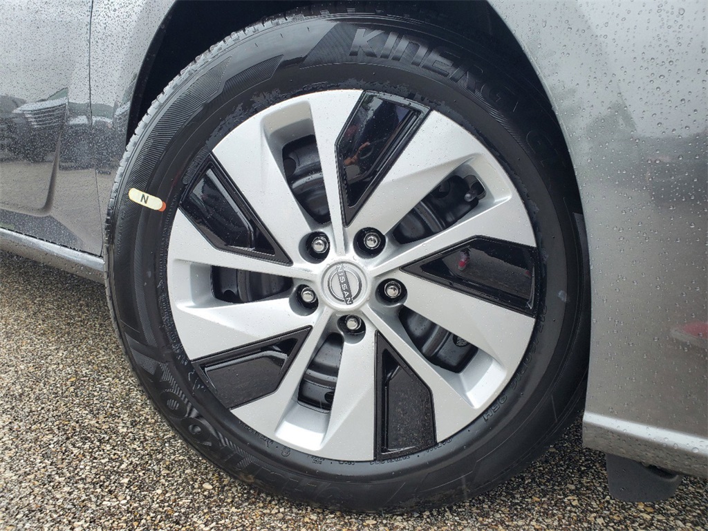 2025 Gun Metallic Nissan Altima 2.5 S FWD Sedan