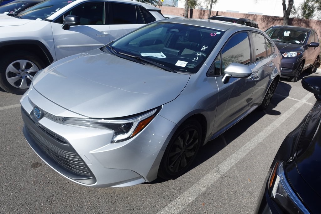 2023 Toyota Corolla LE's photo