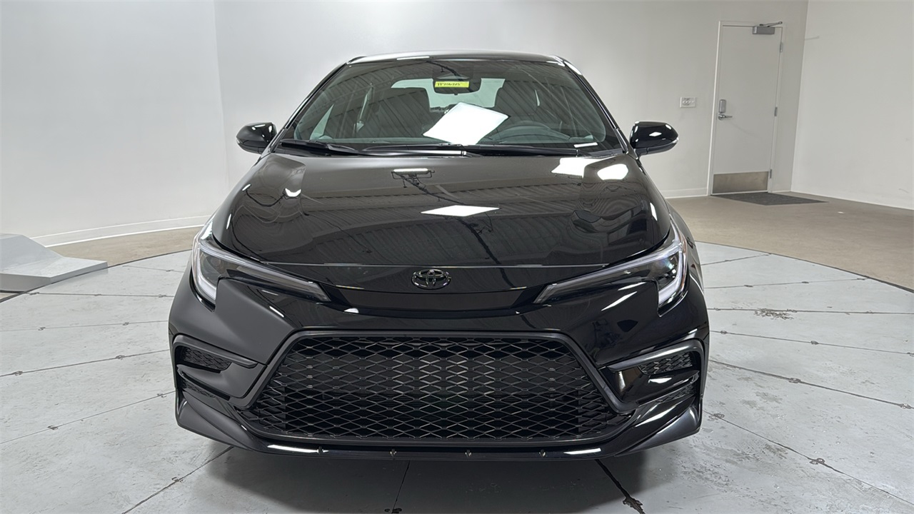 2026 Toyota Corolla SE photo 2