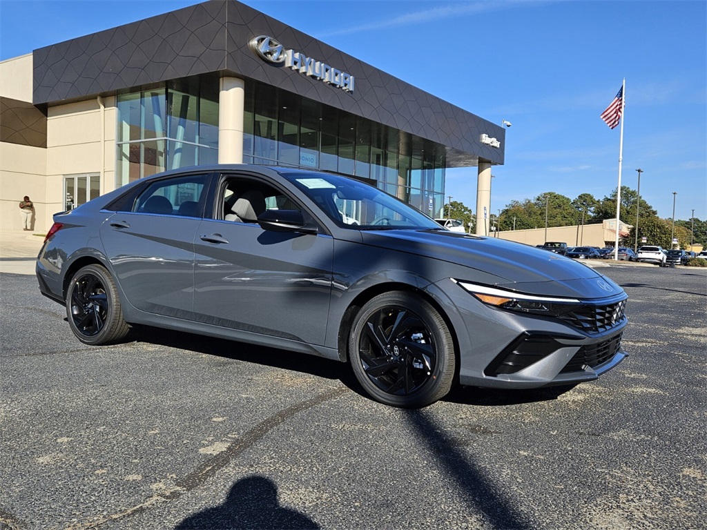 2026 Hyundai Elantra SEL's photo