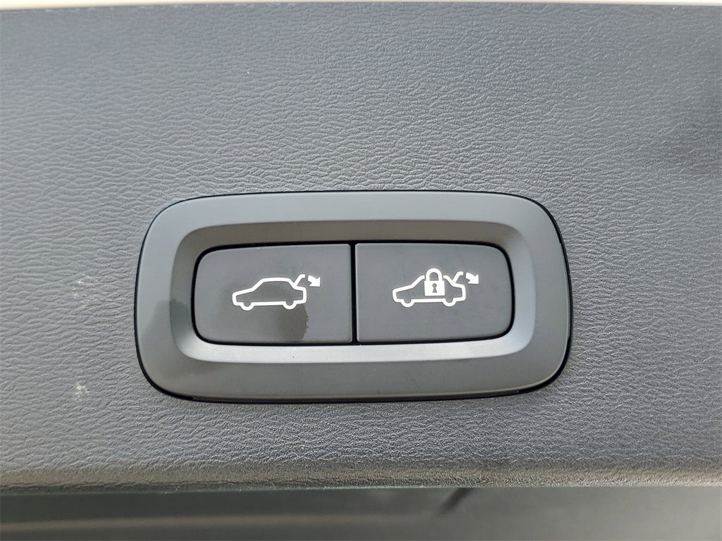 used 2025 Volvo XC40 car, priced at $25,695