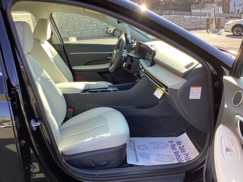 New 2025 Hyundai Sonata Hybrid Sedan