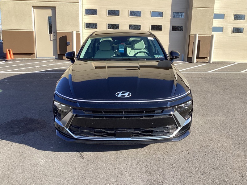 2025 Hyundai Sonata Hybrid SEL photo 2