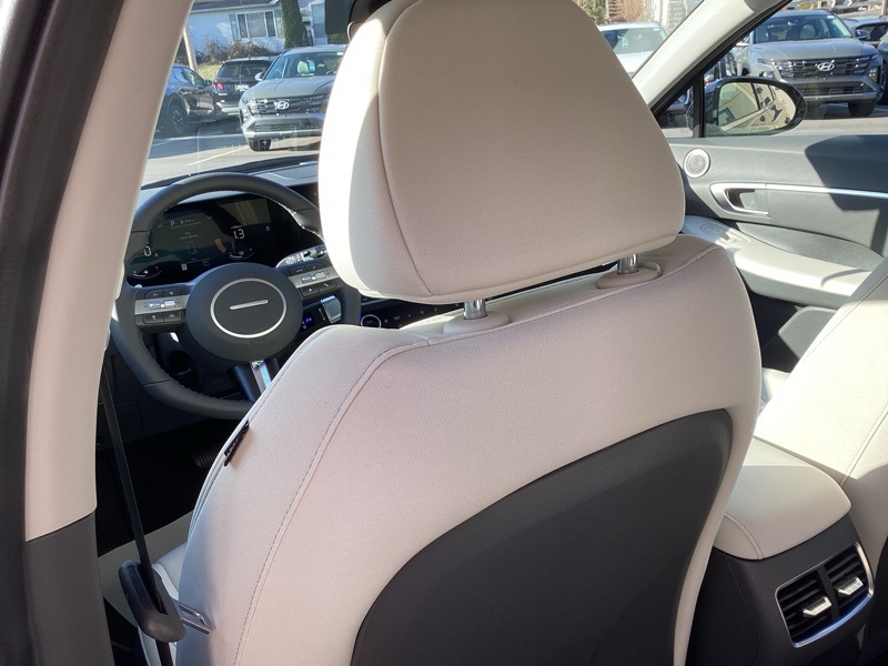 New 2025 Hyundai Sonata Hybrid Sedan