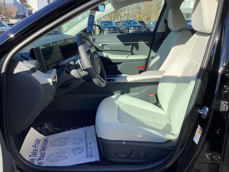 New 2025 Hyundai Sonata Hybrid Sedan