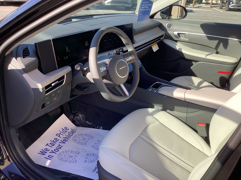 New 2025 Hyundai Sonata Hybrid Sedan