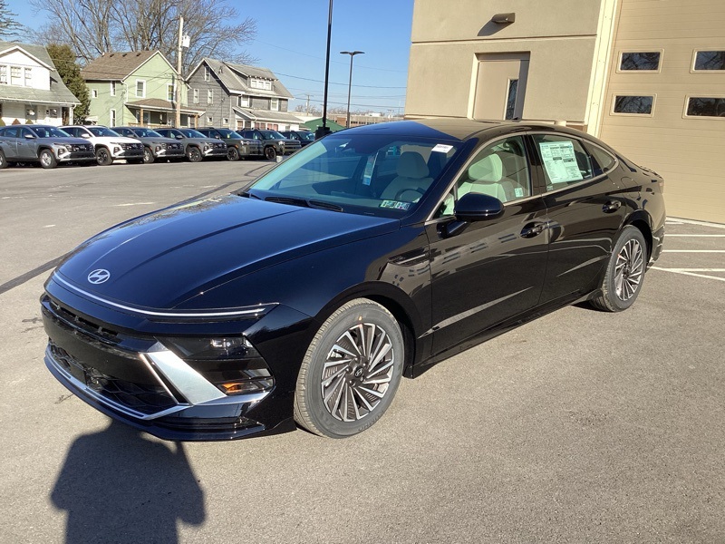 2025 Hyundai Sonata Hybrid SEL photo 3