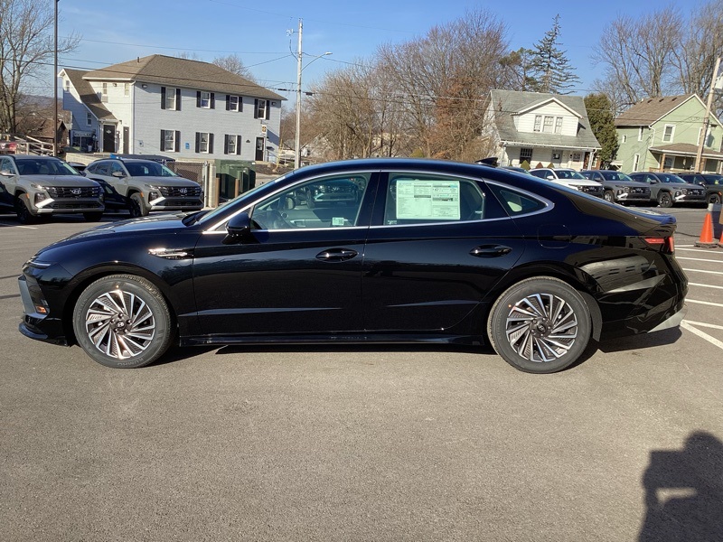 2025 Hyundai Sonata Hybrid SEL photo 4