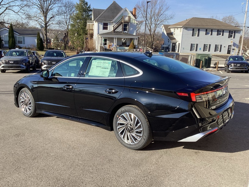 New 2025 Hyundai Sonata Hybrid Sedan