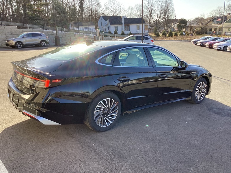 New 2025 Hyundai Sonata Hybrid Sedan