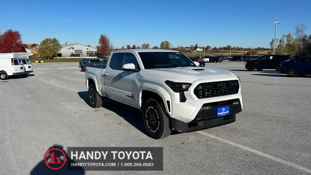2025 Toyota Tacoma TRD Sport's photo