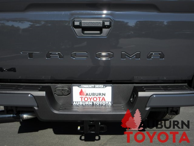 2025 Toyota Tacoma TRD Off-Road Double Cab photo 4