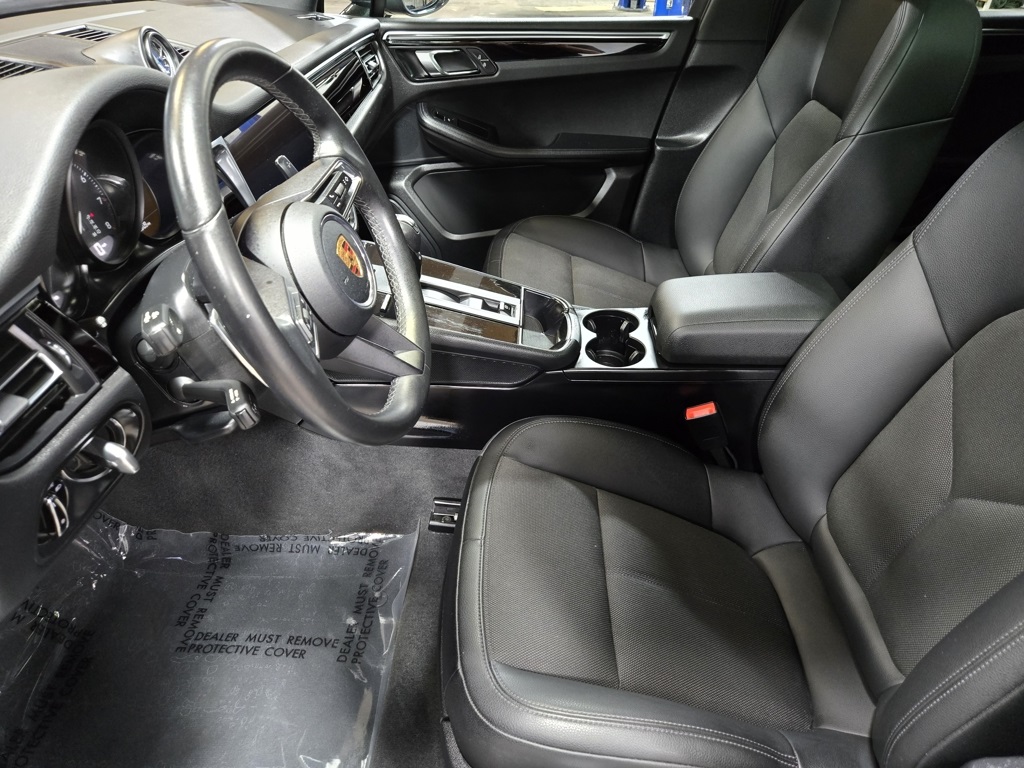 2022 Porsche Macan Base photo 10