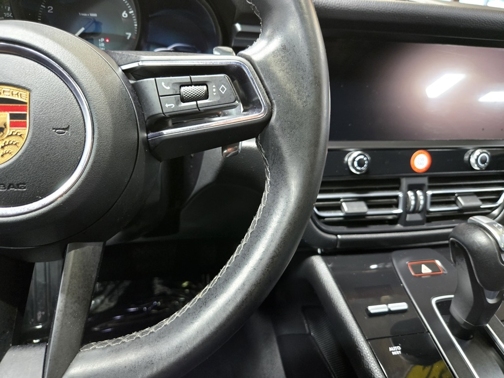 2022 Porsche Macan Base photo 16